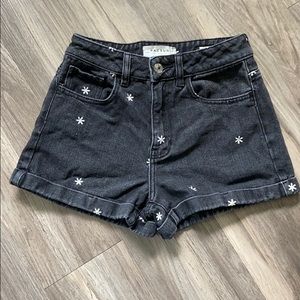 Pacsun Daisy High Waisted denim shorts size 24